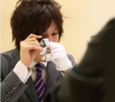 680人以上の専門鑑定士が、39万件の査定をしています